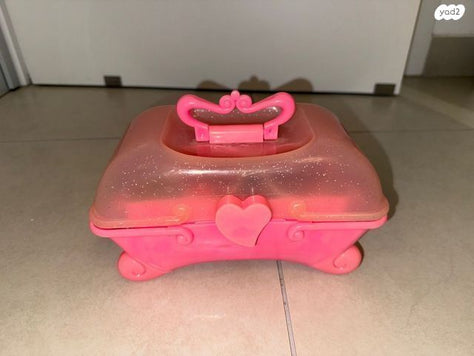תיבה כולל תחשיטים לילדות