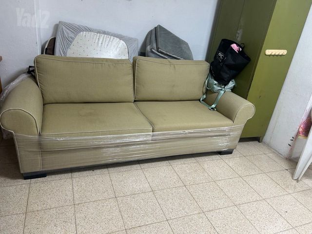 ספה יפה. ומושלמת כחדשה נוחה