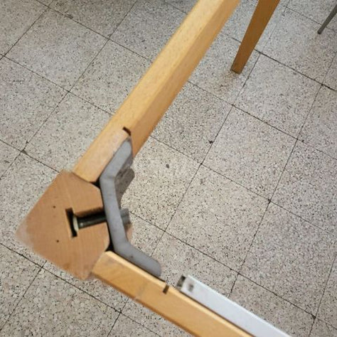 שולחן עץ
