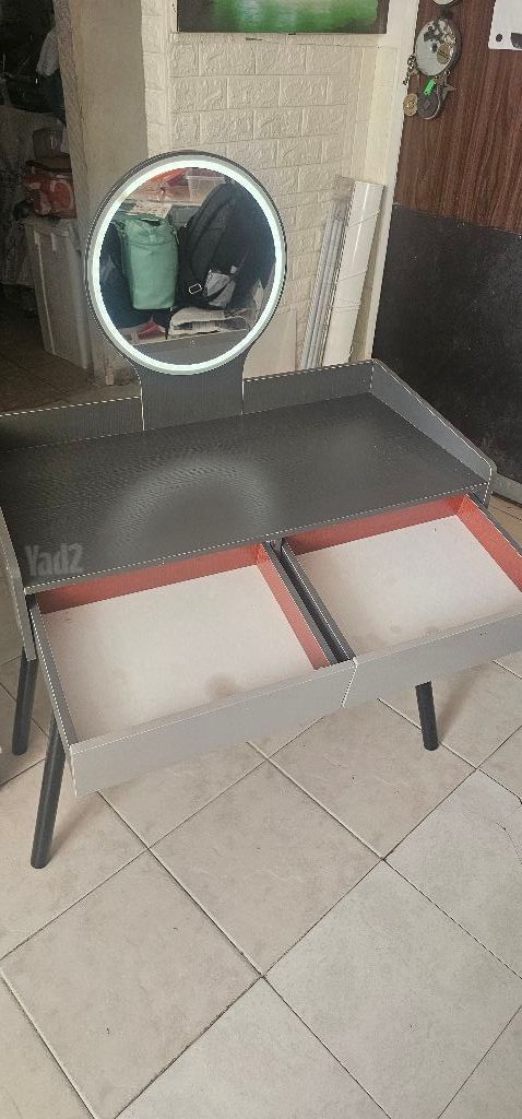 שידת איפור