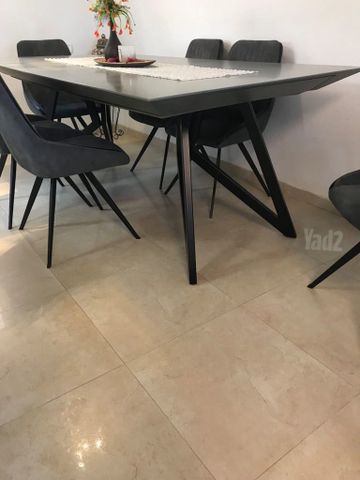 שולחן אוכל