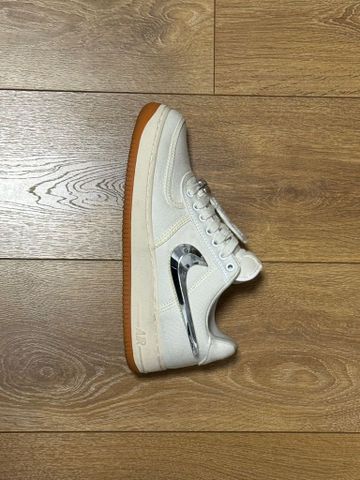 Air force 1 travis scott