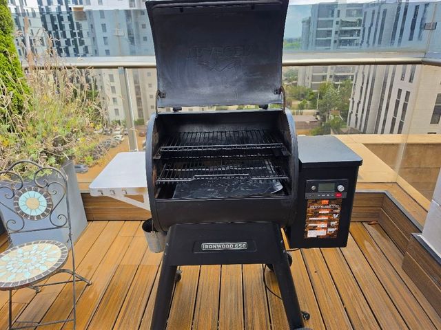מעשנה Traeger Ironwood 650