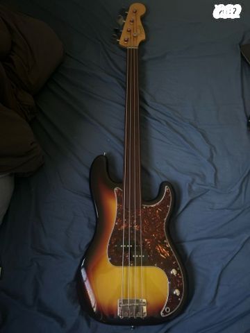 Fender fretless p bass cij
