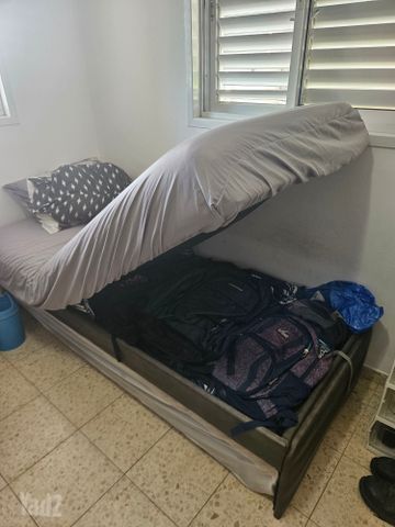 מיטה נפתחת
