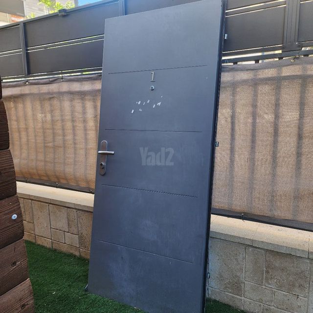 דלת רב בריח