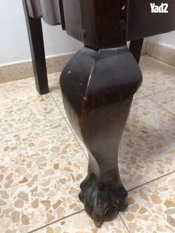 כסא עץ קלאסי