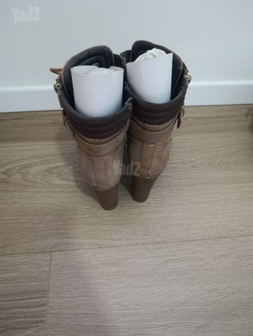 חצי מגף GUESS