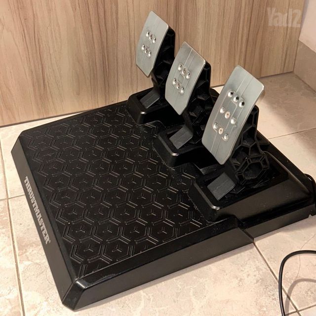 הגה thrustmaster t248x