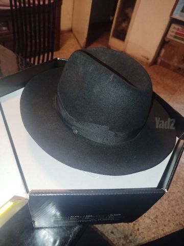 2. מגבעות
