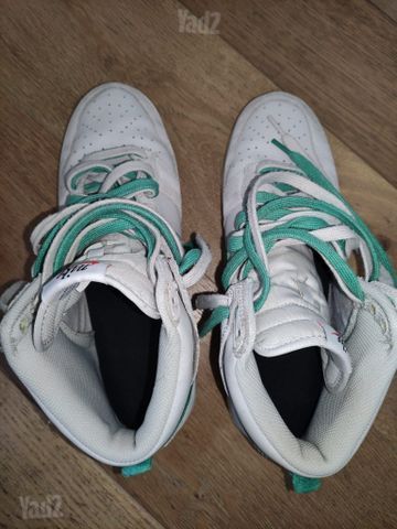 נעלי סניקרס Nike