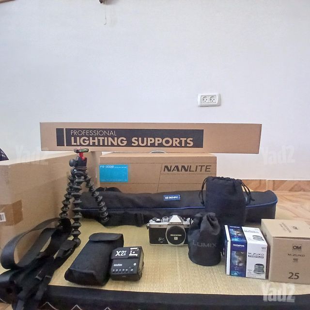 מצלמת Olympus om-3 ו4 עדשות