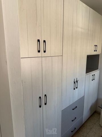 ארון ענק
