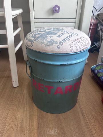 שרפרף אחסון