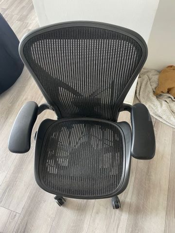 כיסא HERMAN MILLER דגם Aeron