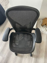 כיסא HERMAN MILLER דגם Aeron