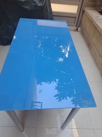 שולחן זכוכית