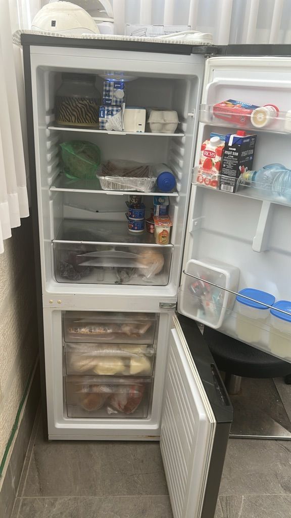 מקרר סטודנטים