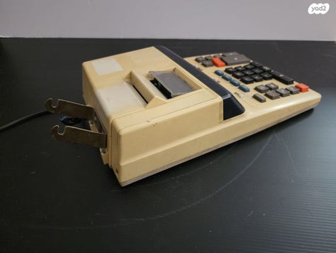 2 מכונת חישוב Casio