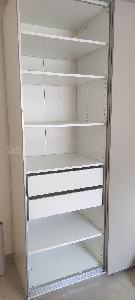 ארונות בגדים