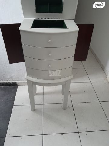 שידה לתכשיטים