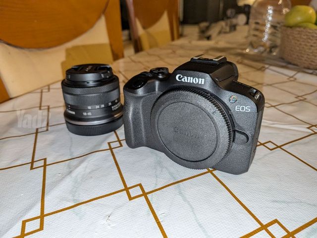 מצלמת canon r100