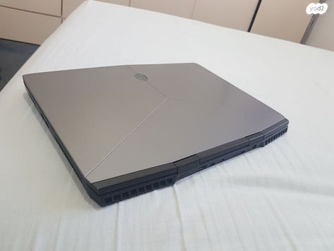 ALIENWARE M15