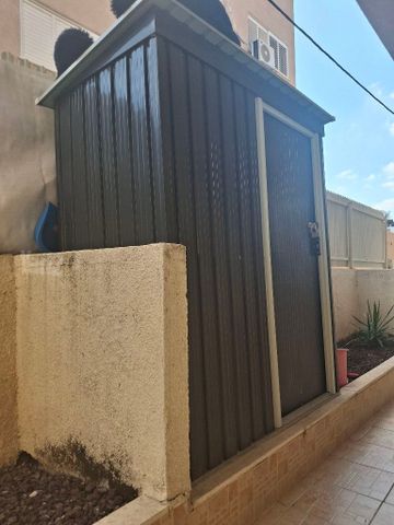 מחסן לחצר