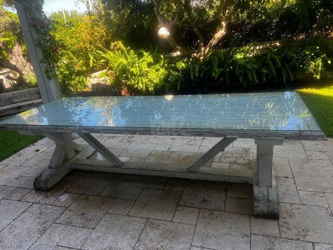 שולחן אוכל לגינה