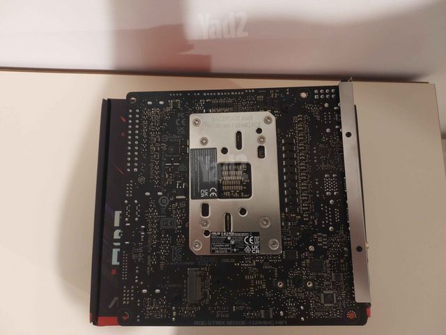 לוח אם Asus ROG B650E-I WIFI