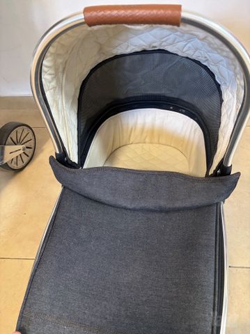 עגלת תינוק + אמבטיה