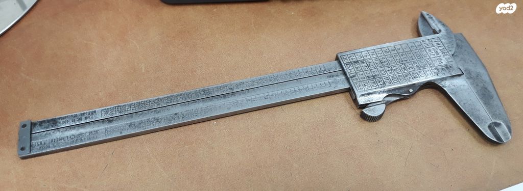 קליבר מכני 150 מ"מ.