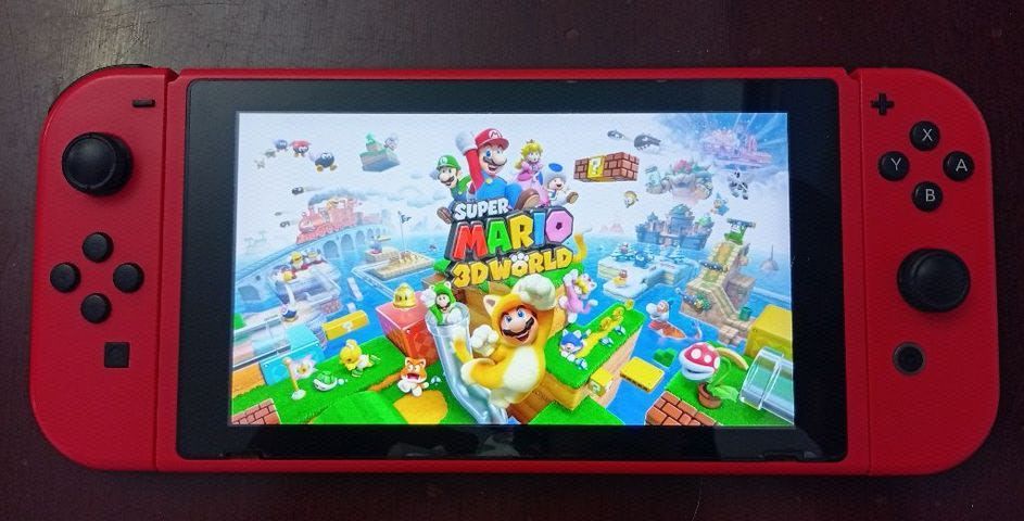 Nintendo Switch מריו אדום