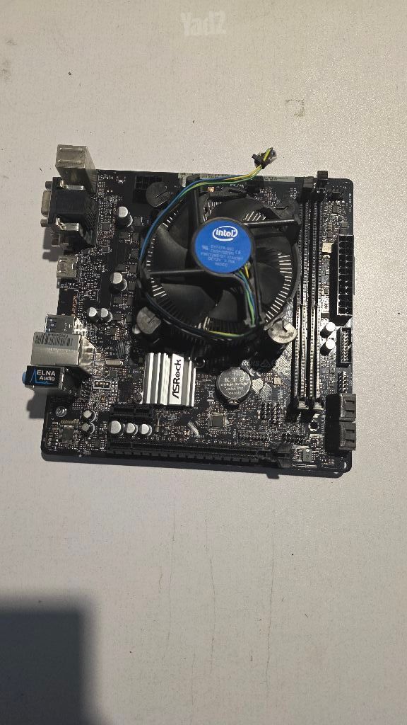 מעבד Intel i5-8400 עם קירור