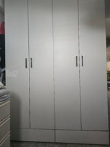 ארון בגדים לבן