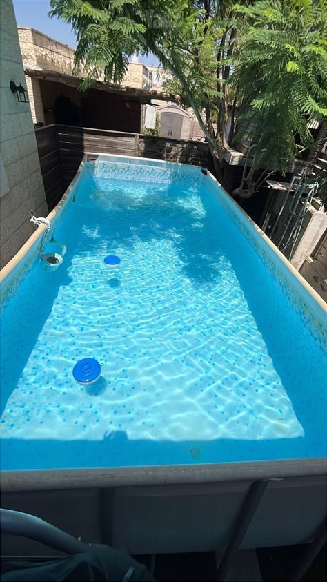 בריכת שחיה