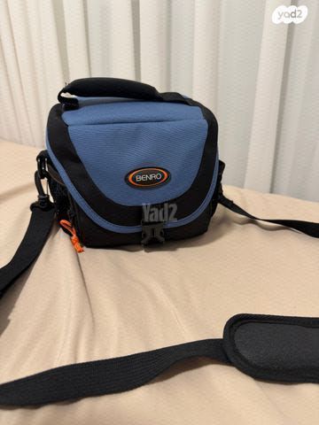 Canon EOS 2000D + תיק ומטען