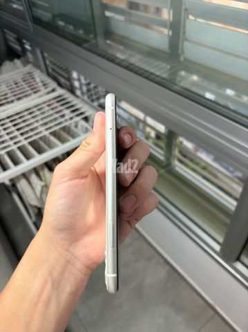 אייפון 11 128GB לבן
