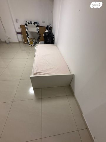 מיטת יחיד