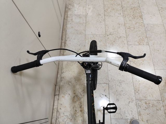 אופני BMX מבית Mongoose
