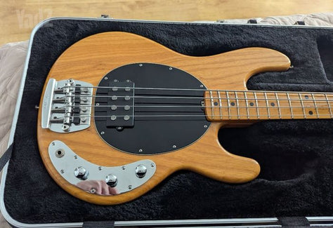בס musicman stingray classic