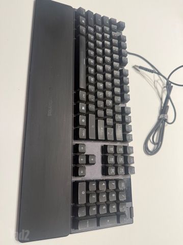 מקלדת SteelSeries Apex 5