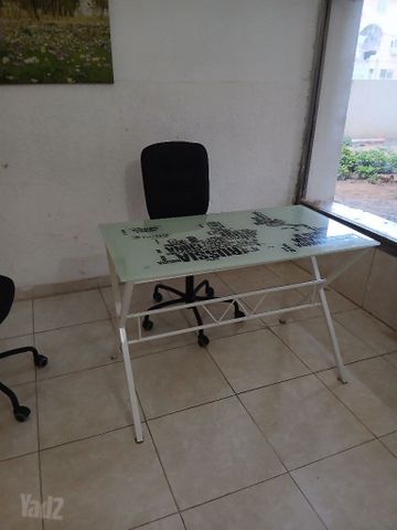 ריהוט משרדח