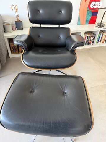 כורסא והדום בסגנון ״EAMES”