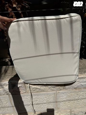 שולחן + 8 כסאות ראטן מאסיבי