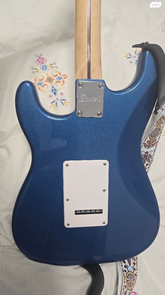 גיטרה squier affinity strat