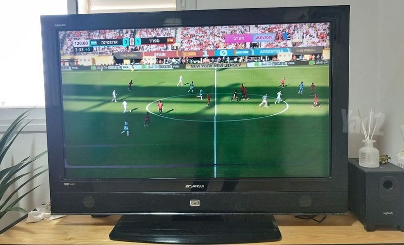 SANSUI 46״ Full HD פס קטן במסך