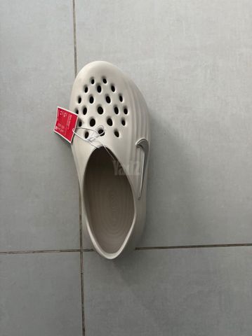 Nike rejuven slides