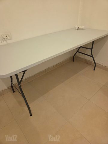 שולחן פלסטיק