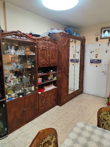ארון פתוח